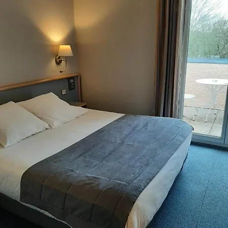 Otel Au Relais De L'oust Lanouée