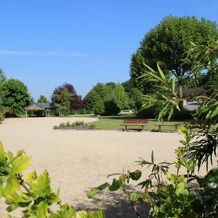 Otel Au Relais De L'oust 3*